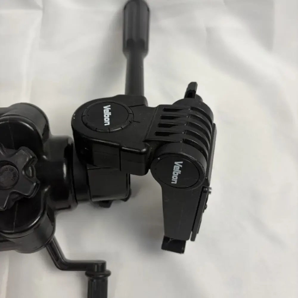 Velbon S-4000 Tripod with PH-156Q Pan-Tilt Head and Quick Release Plate, Used